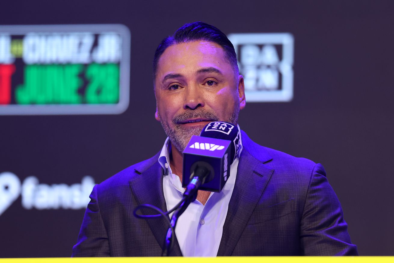 ‘We want bad blood’: De La Hoya criticizes promotion of Canelo vs Crawford
