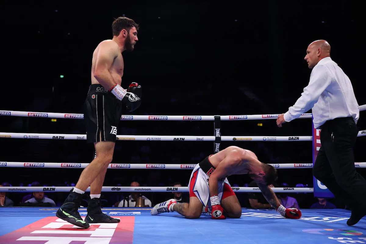 Promising Pat Brown and Tiah Mai Ayton earn early stoppages