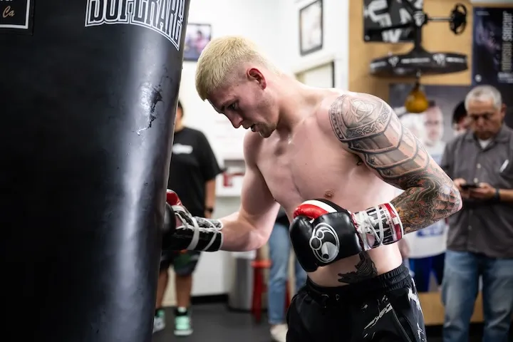 Callum Walsh on weight for Chumash Casino card