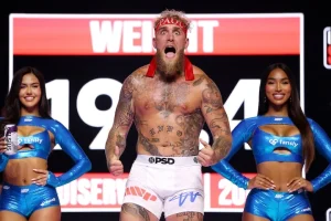 ‘I run this’: Jake Paul easily outpaces Julio Cesar Chavez Jnr