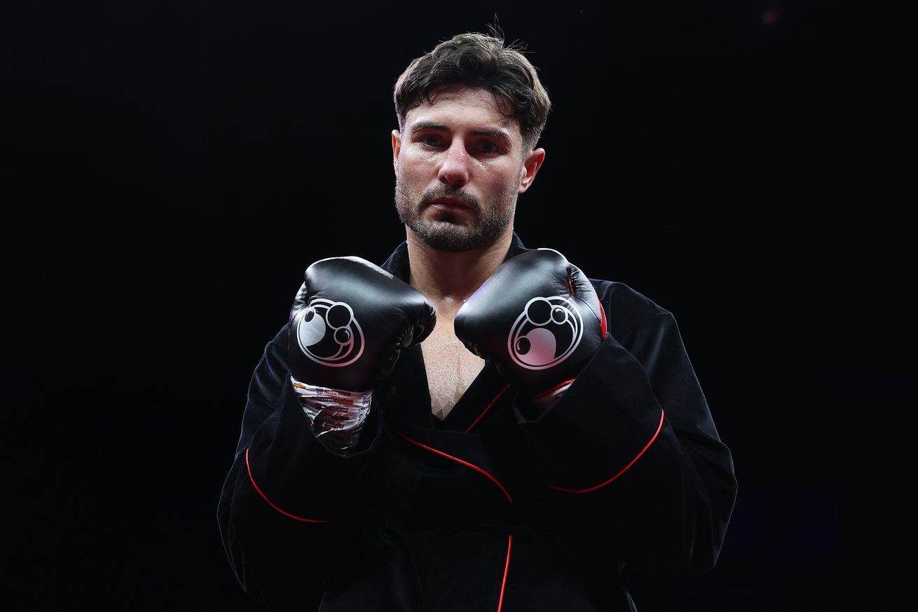 ‘Let’s make that fight’: Kelly says he’s willing to face Murtazaliev, Ennis, and Zayas