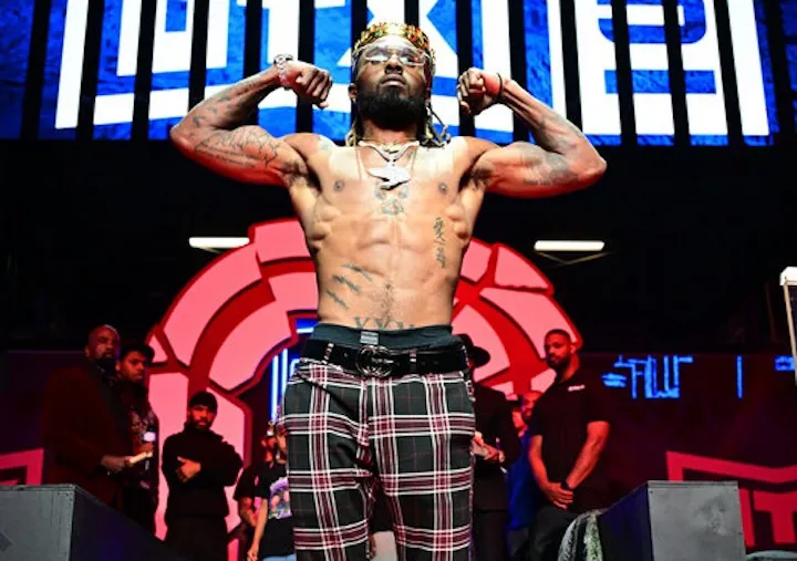 Elijah Pierce survives knockdown to stop Michael Dasmarinas in nine rounds