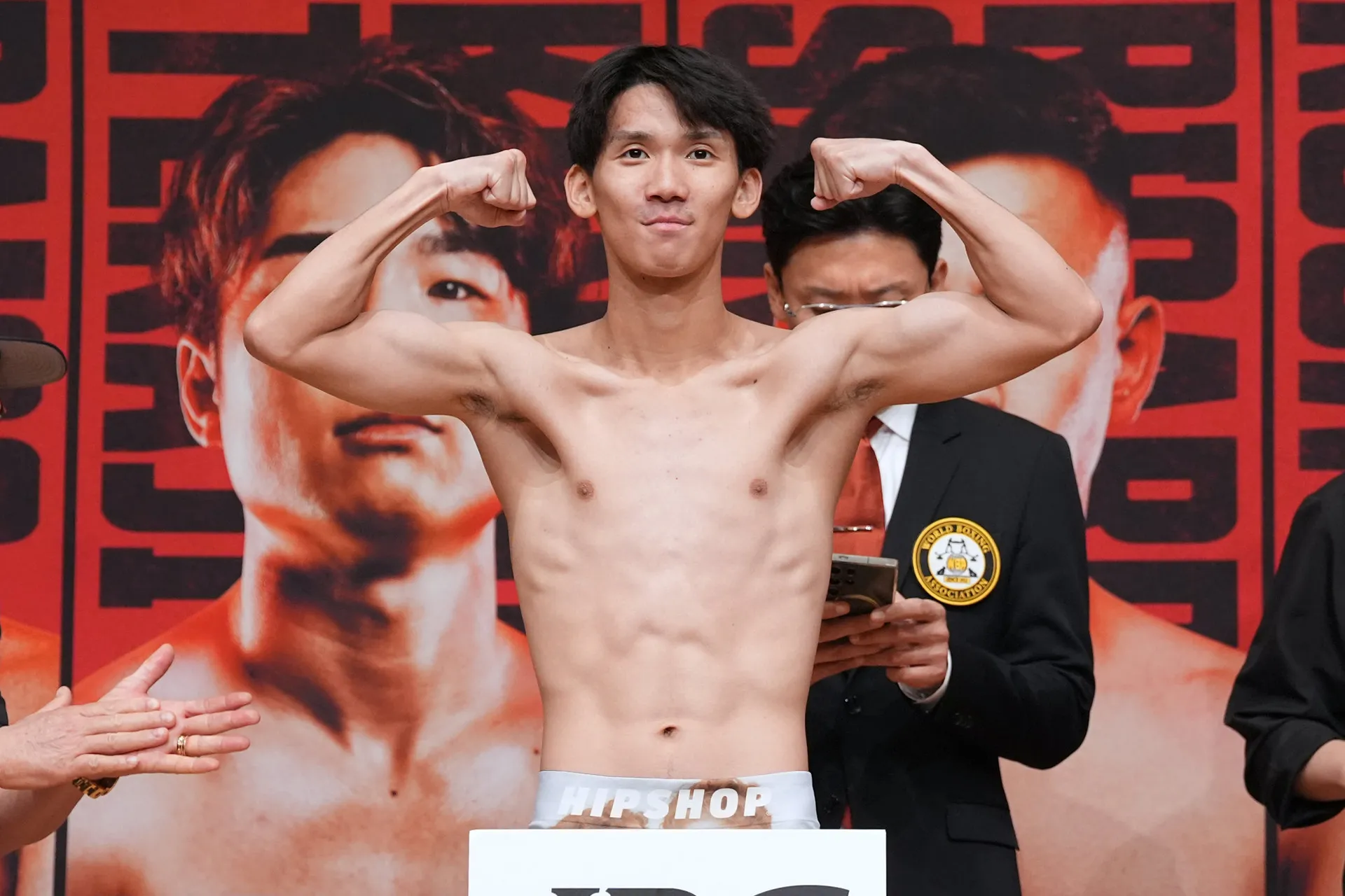 Kyosuke Takami overwhelms, stops Erick Rosa in 10th to claim WBA 108lbs