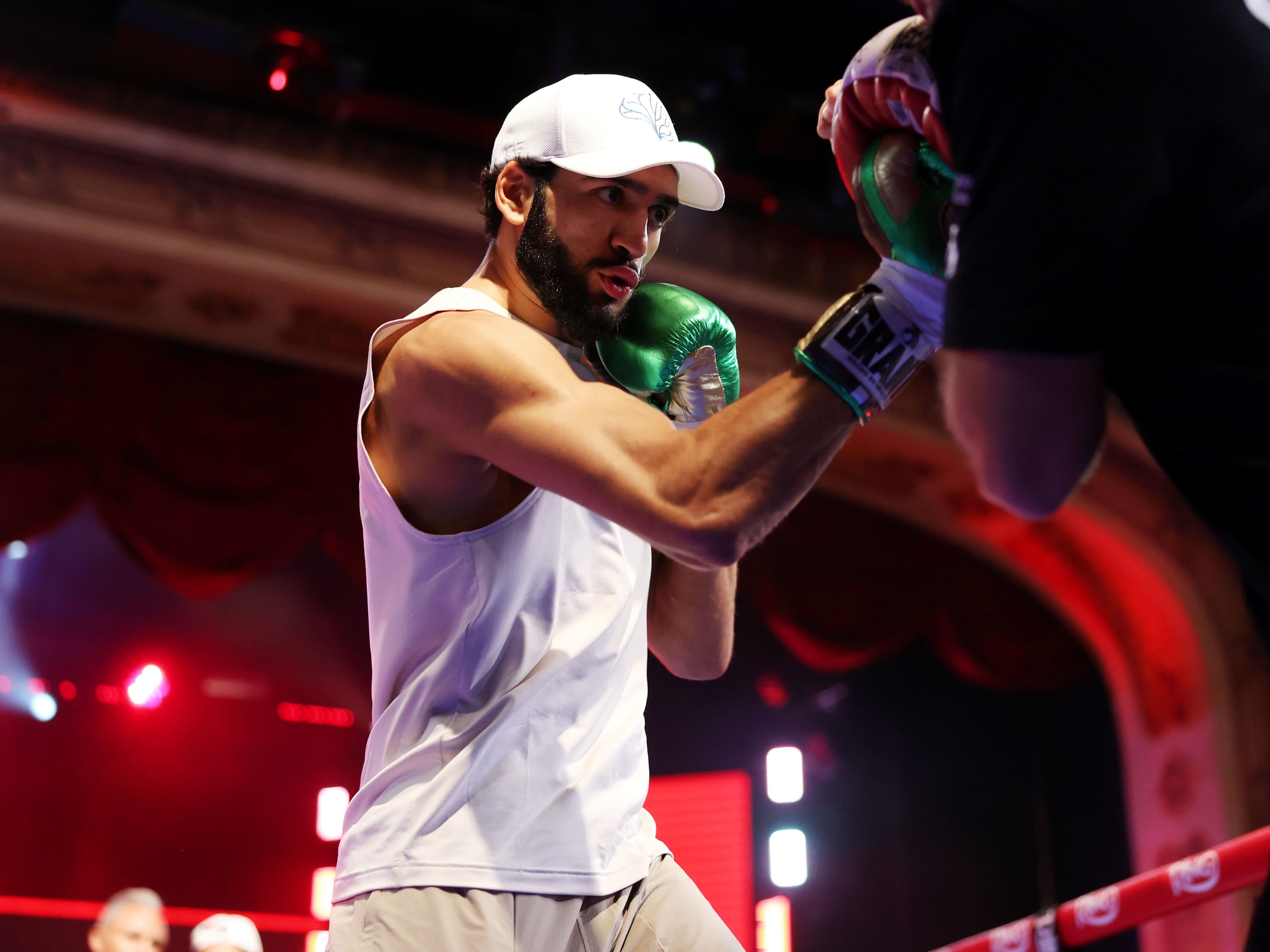 Despite coming off career-worst performance, Hamzah Sheeraz contends pressure is on Edgar Berlanga