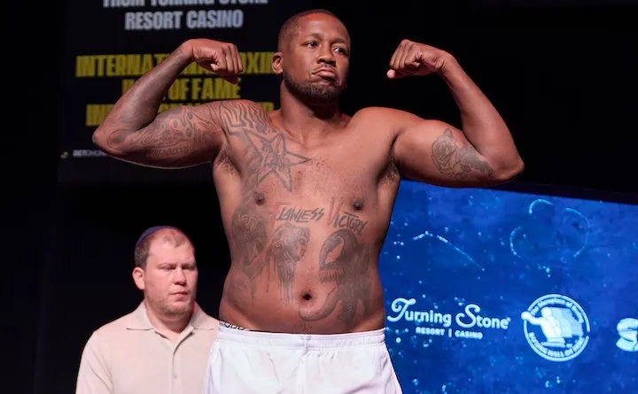 Heavyweight clash in Detroit as Brandon Moore faces DeAndre Savage
