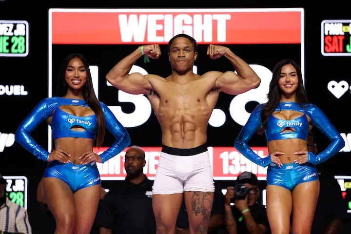 Floyd Schofield set for main event bout in November