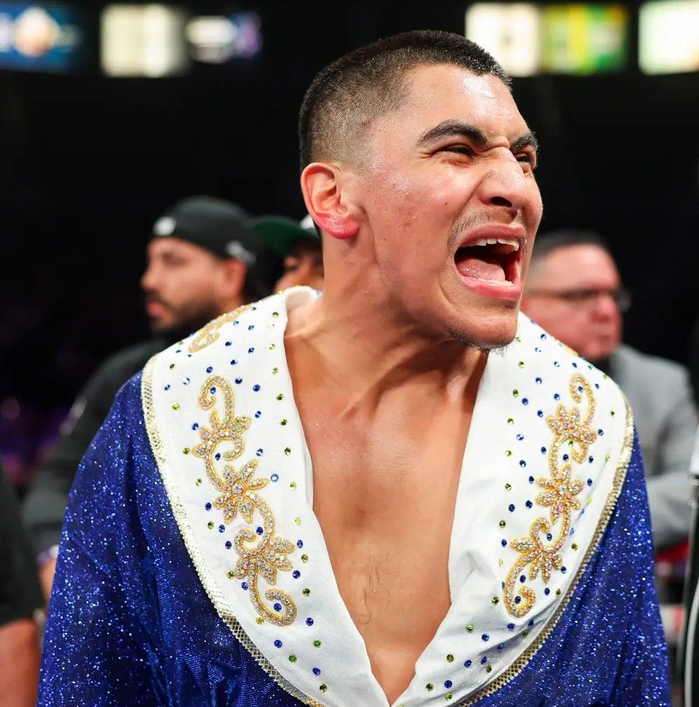 Oscar De La Hoya wants Vergil Ortiz to face 'a monster'