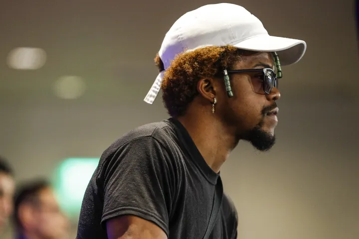 Gary Antuanne Russell in negotiations for 140lb unification; hints at Richardson Hitchins