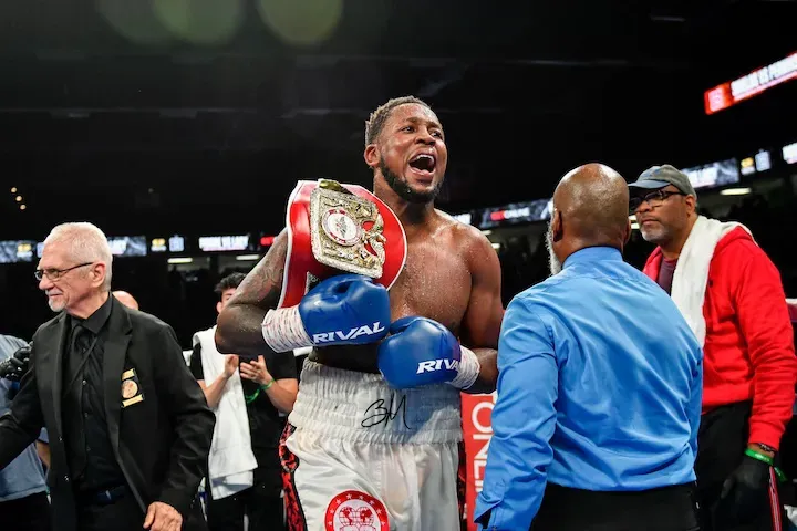 Brandon Moore Looks For Respect With Win Over DeAndre Savage