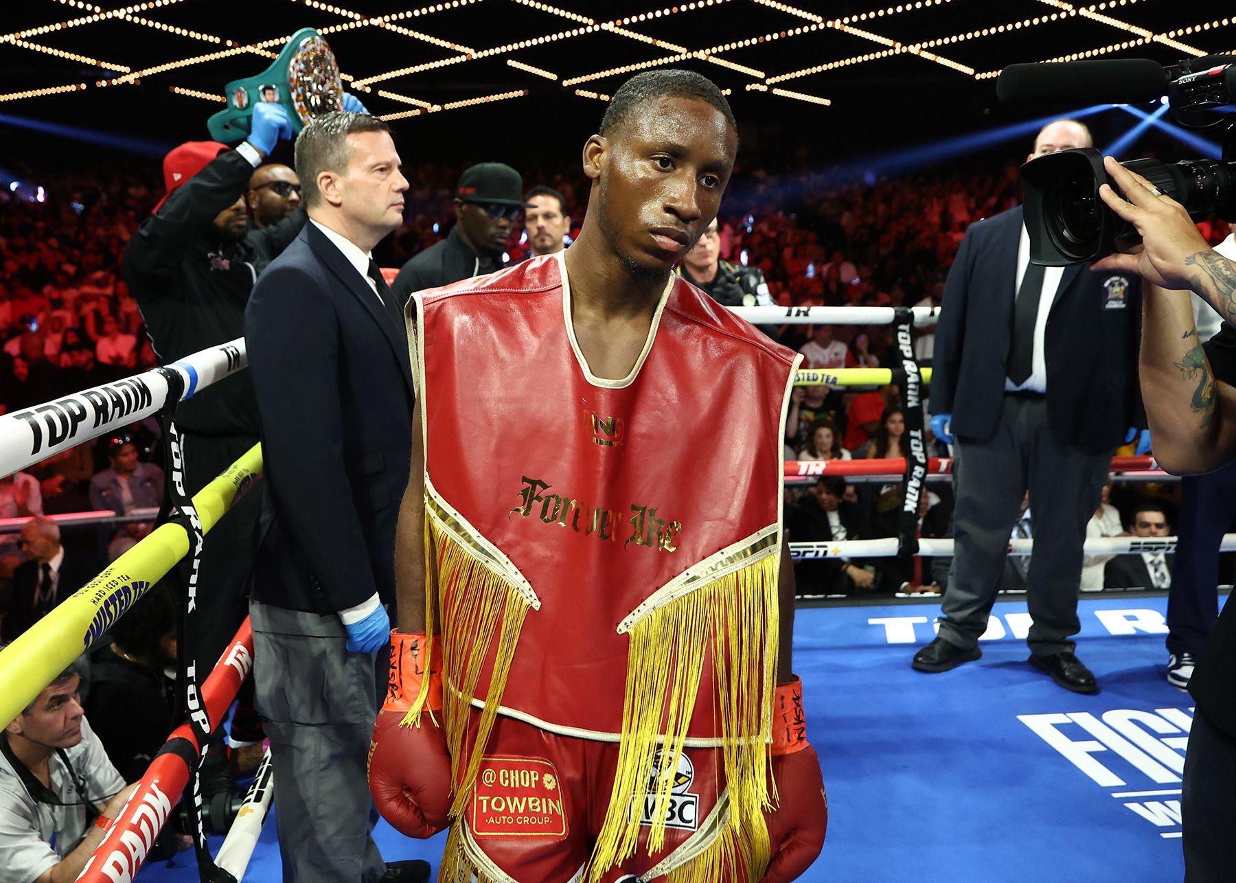 Interim 'champ' Bruce Carrington Struggles to Land Title Shot At 126