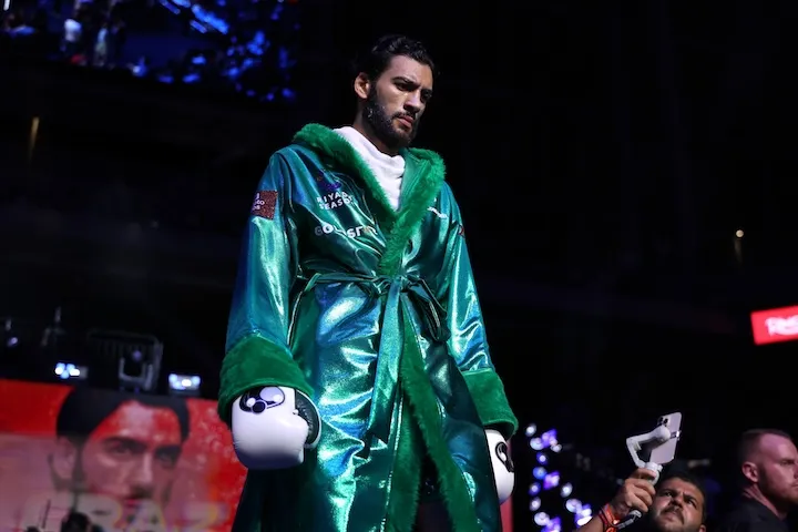 If Canelo defeats Terence Crawford, a fight with Hamzah Sheeraz is 'a no brainer'