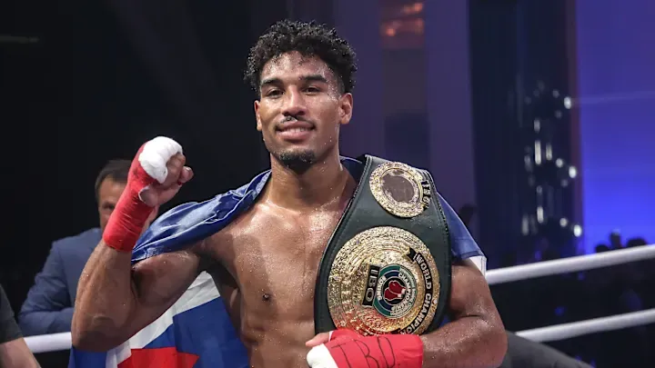 Osleys Iglesias envisions Canelo ducking him after he beats Vladimir Shishkin for mandatory shot