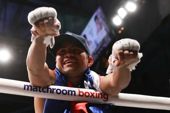 Vintage win? Roman Gonzalez shows age in outpointing Hector Robles