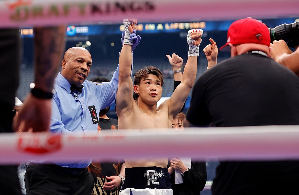 Reito Tsutsumi knocks out Javier Martinez In first round On Canelo-Crawford card