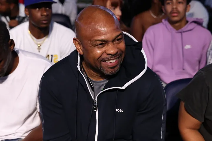 Roy Jones Jnr likes Terence Crawford's chances to beat Canelo Alvarez