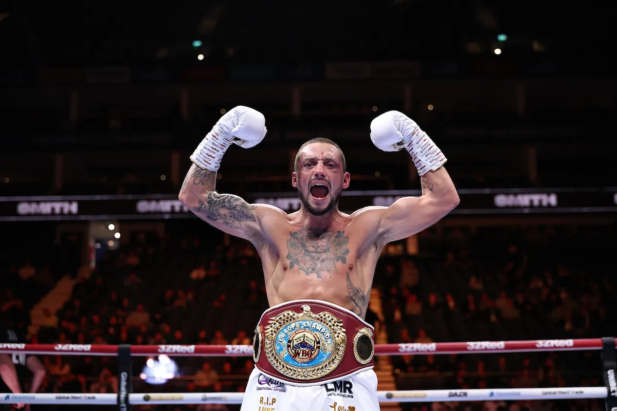 Mitchell Smith sheds over 85lbs to pick up win over Arnie Dawson