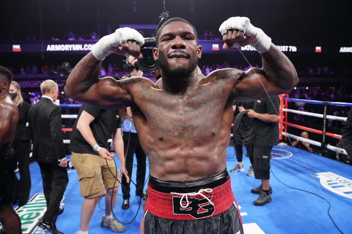 Brandon Glanton breaks down, stops Marcus Browne in six