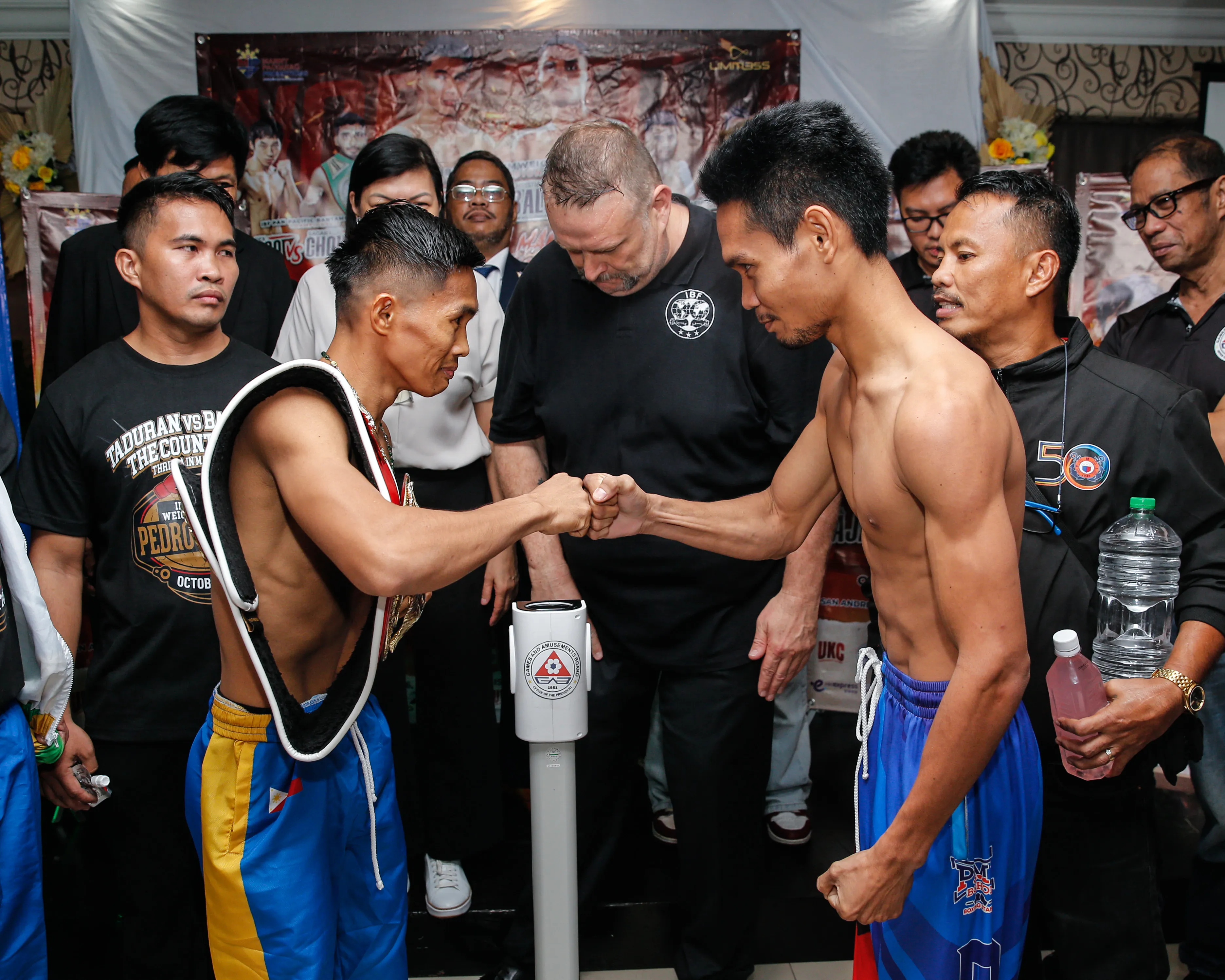 Pedro Taduran, Christian Balunan make weight for IBF title clash