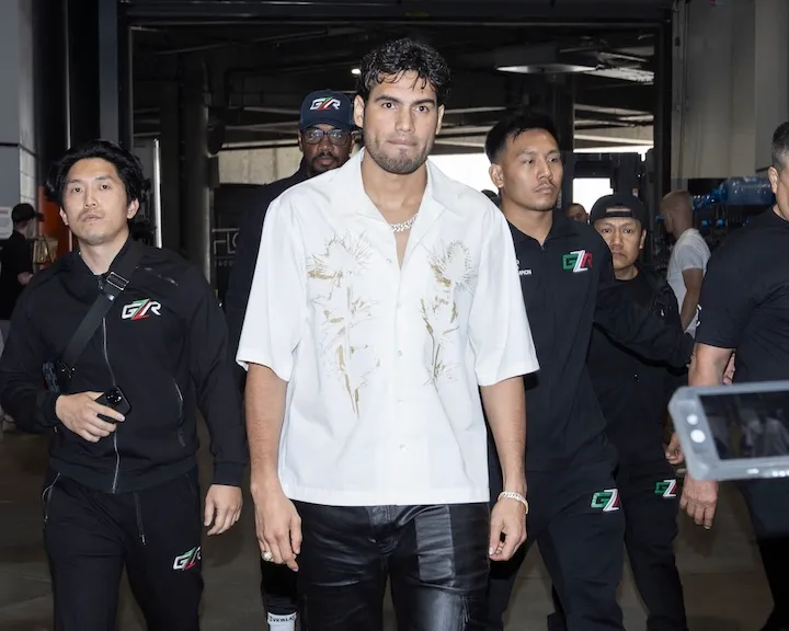 Oscar De La Hoya eyes ‘January or February’ for ‘Zurdo’ Ramirez ring return