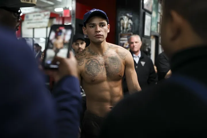 De La Hoya on Barrios-Garcia: ‘It’s the perfect fight for Ryan to come back to’