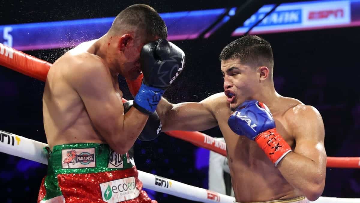 Zayas, Baraou Agree To 154-Pound Title Unification Fight Jan. 31 In San Juan