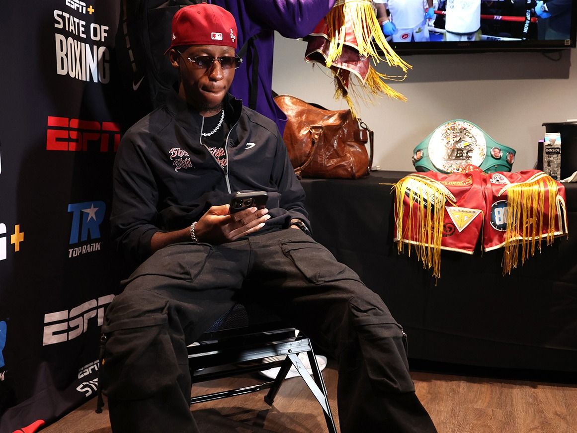 Uncrowned King? Bruce Carrington Says He's The World's Best Featherweight