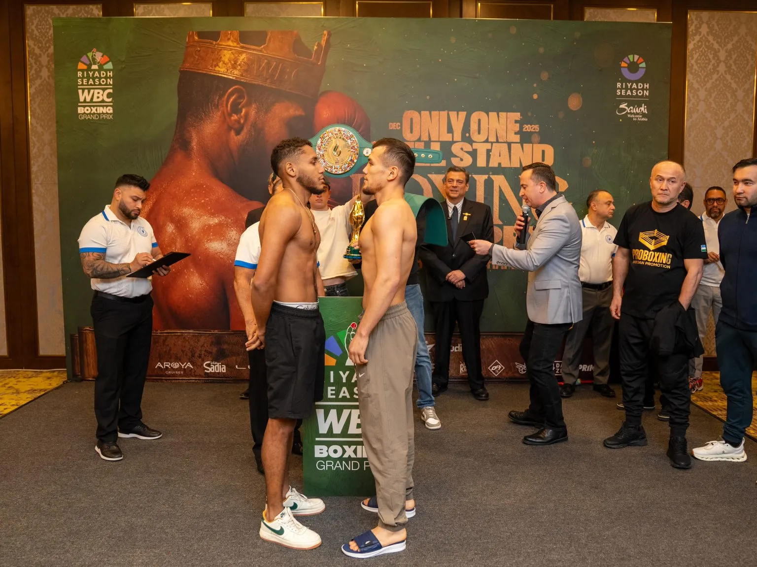 Carlos Utria outboxes Mujibillo Tursunov to claim WBC Grand Prix 140lbs crown