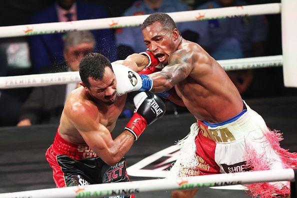More boos than action as Erislandy Lara Dominates Johan Gonzalez To Retain Middleweight Belt