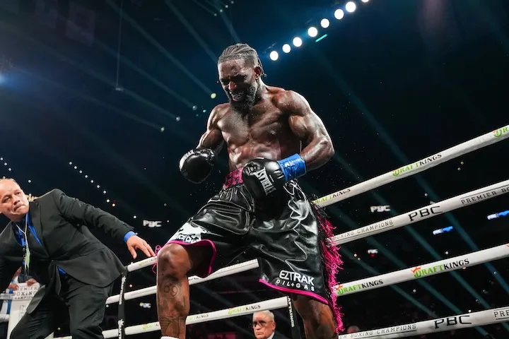Frank Martin flattens Rances Barthelemy to launch 140lbs campaign