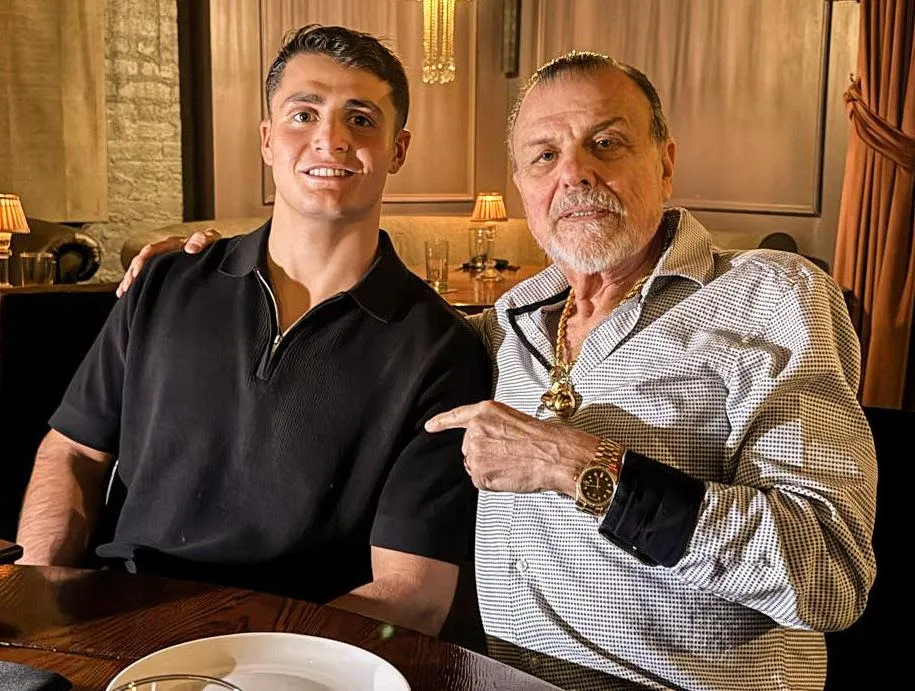 Vito Mielnicki Jnr signs with Sampson Boxing