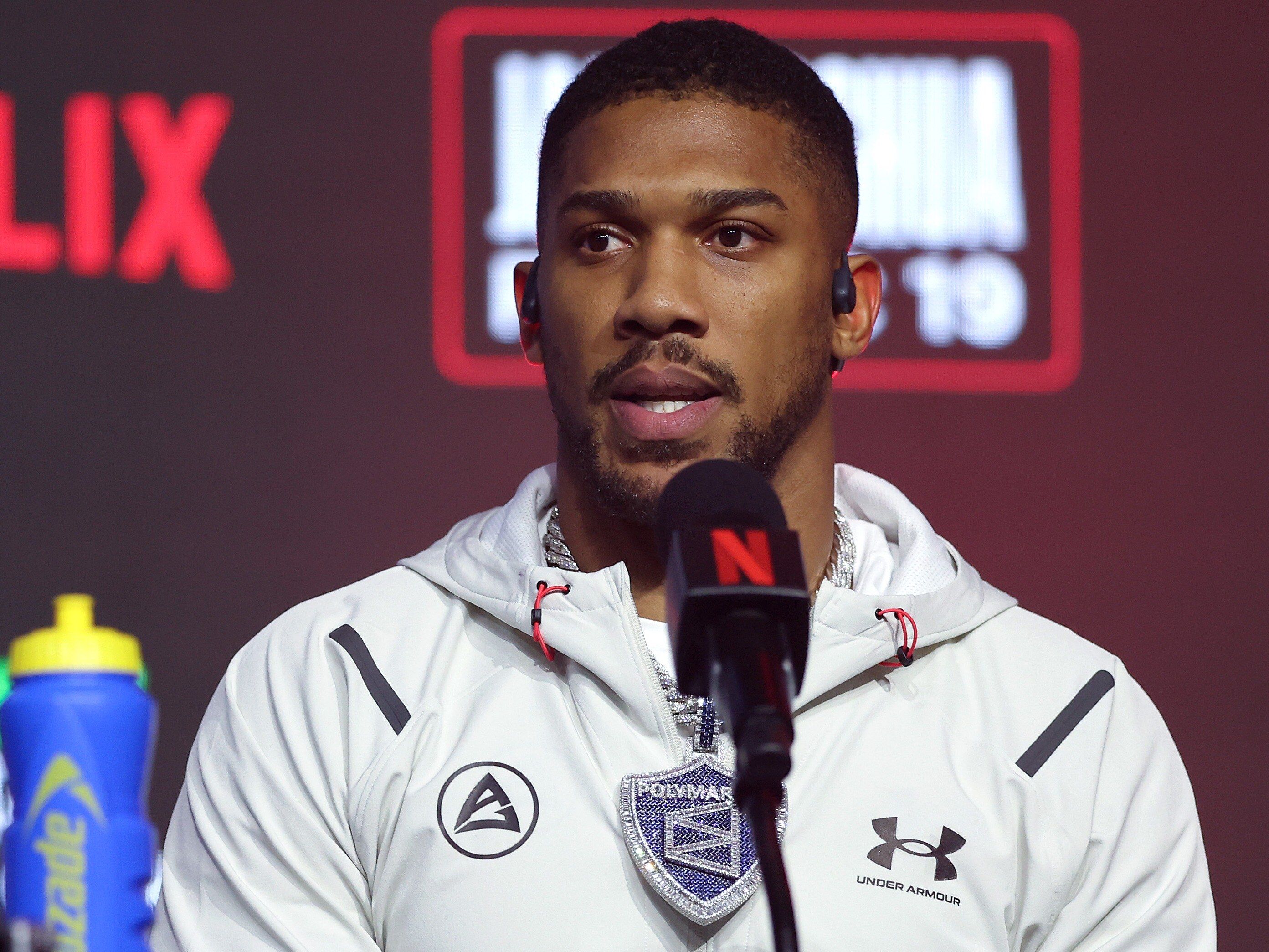 Anthony Joshua injured in car accident, two people dead