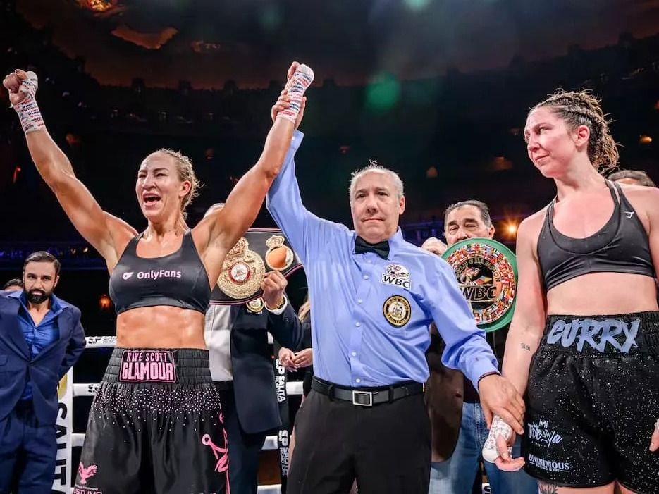 Kaye Scott Unifies 160-Pound World Titles, Tony Harrison Stops Chaves in 4