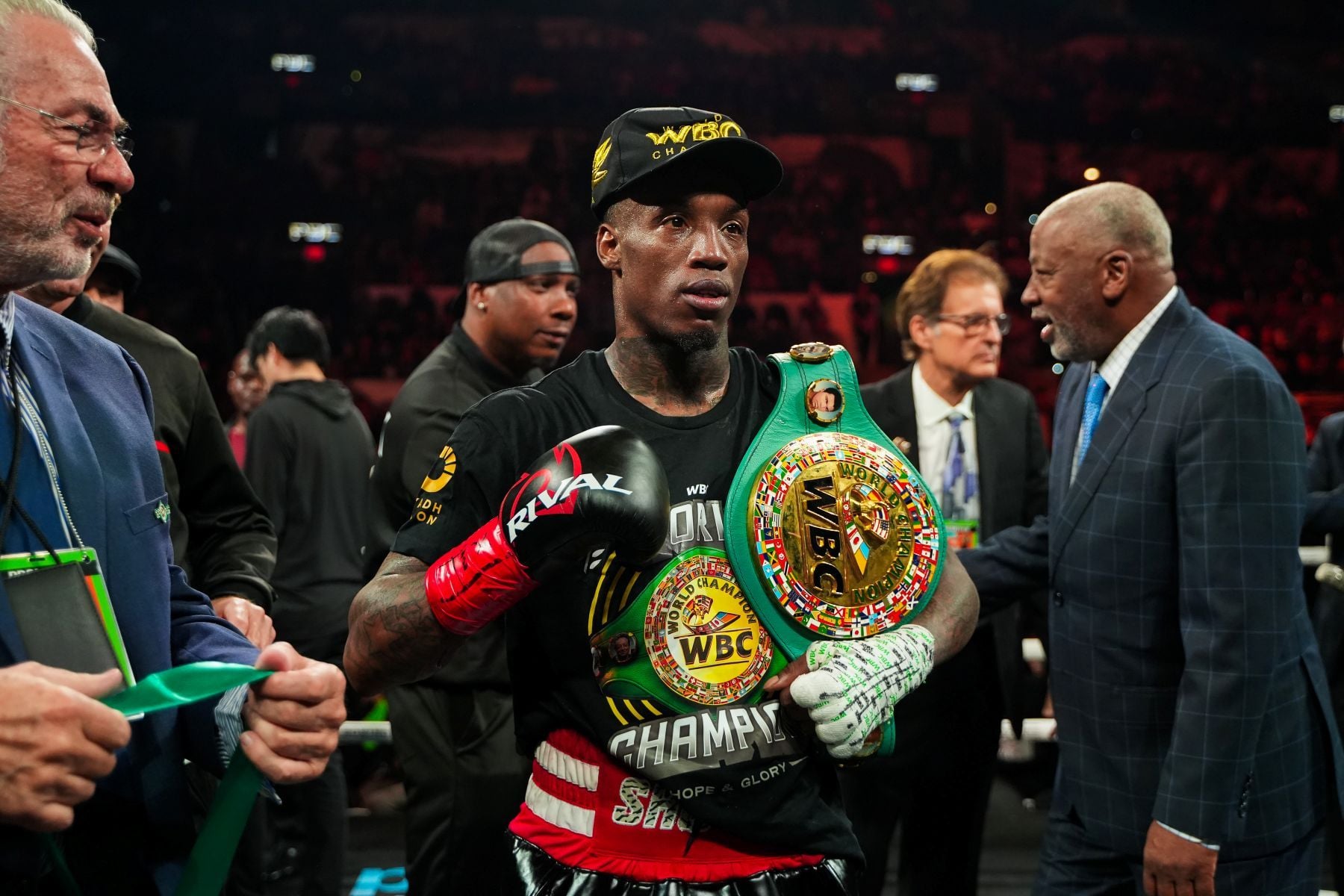 O'Shaquie Foster Vacates interim 135-pound Interim Title, Holds Onto 130-Pound Belt