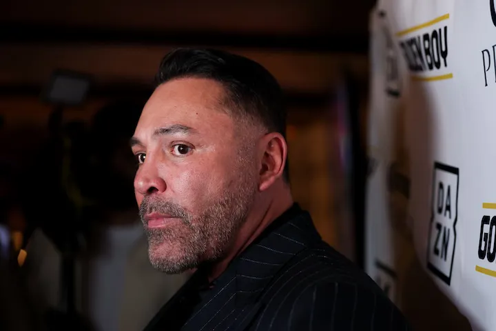 Oscar De La Hoya faces foreclosure on building that houses Golden Boy Promotions