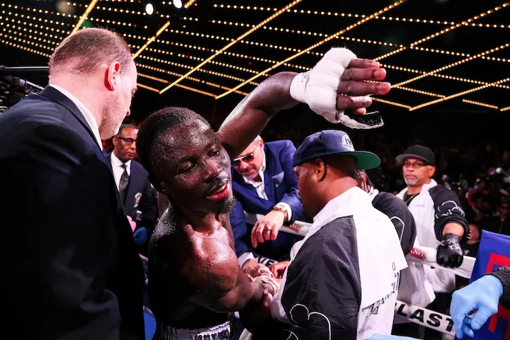 Richardson Hitchins vs. Oscar Duarte in advanced talks for Barrios-Garcia show