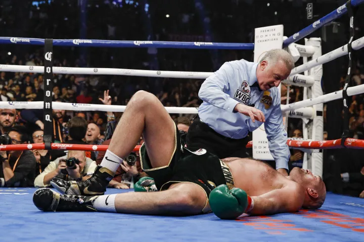 As Fury, Wilder move to comebacks, referee Jack Reiss recounts their legendary first bout