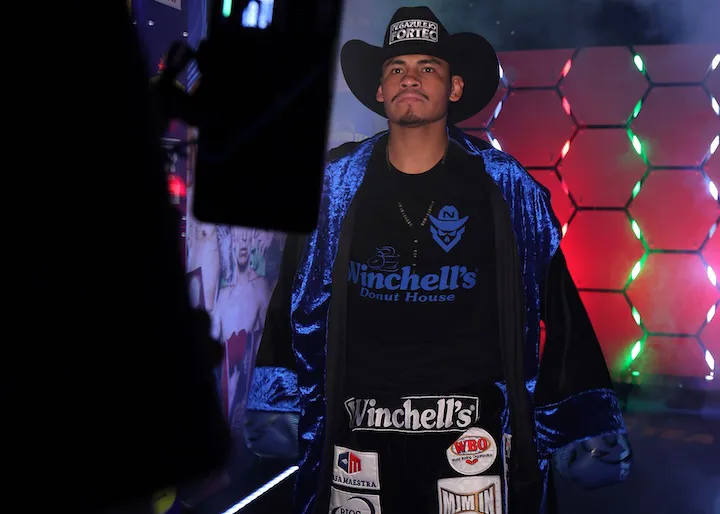 Emanuel Navarrete's US arrival delayed by passport issues