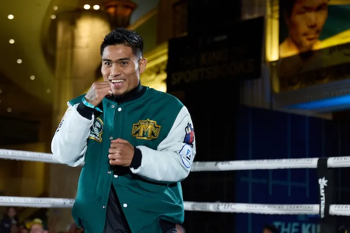 Ex-featherweight champ Mark Magsayo signs with Zuffa Boxing