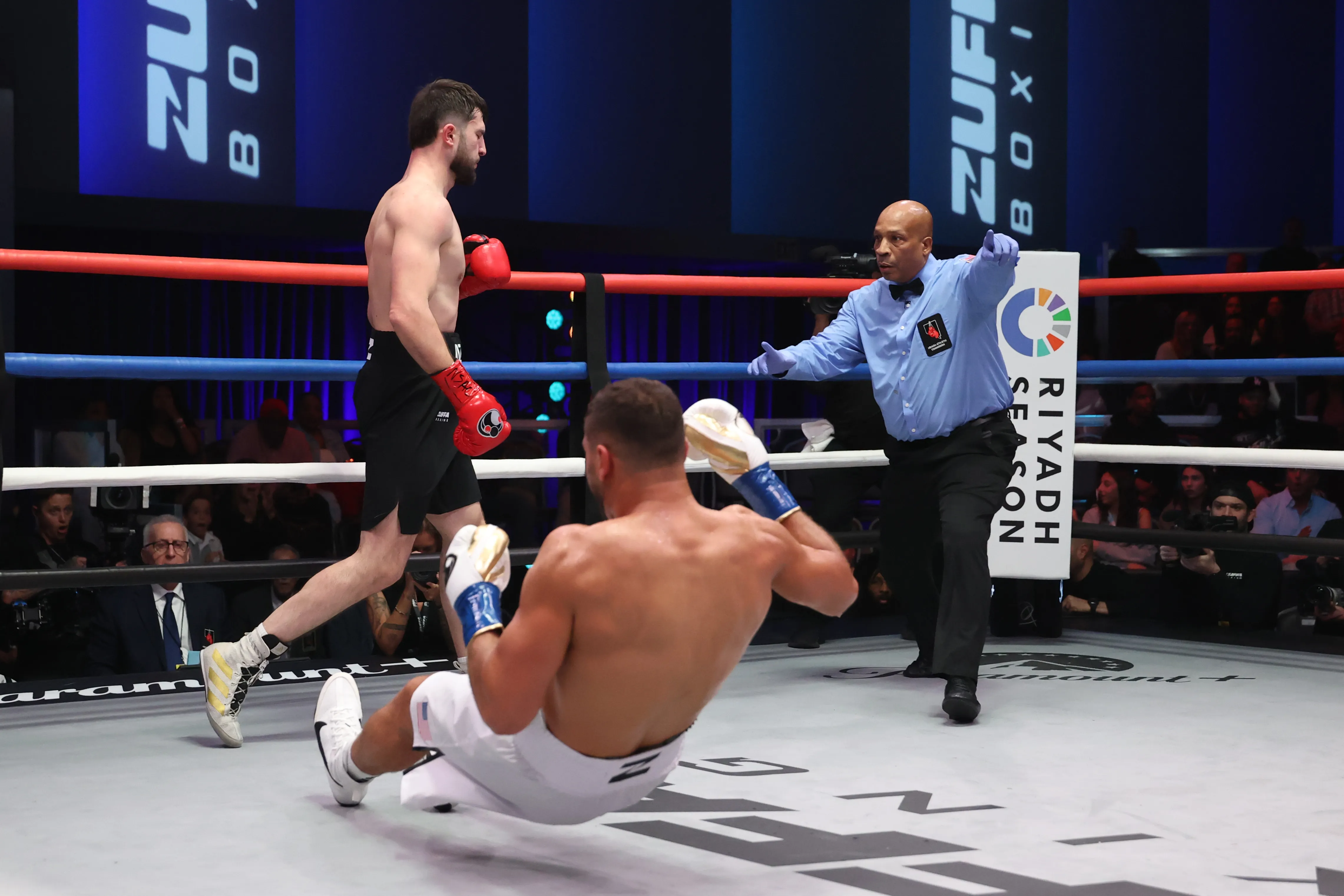 Perfect timing: Umar Dzambekov shows all his might in KO victory