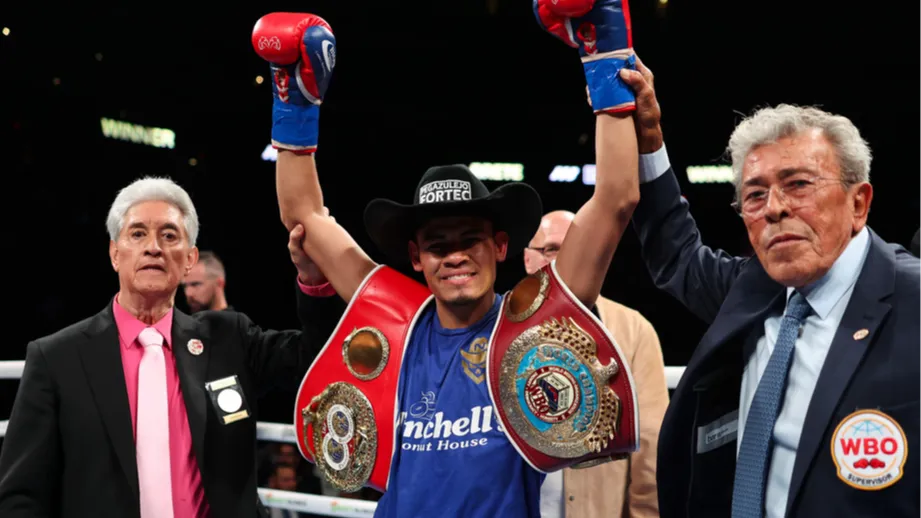 World of sweet options awaits Emanuel Navarrete after stopping Nunez