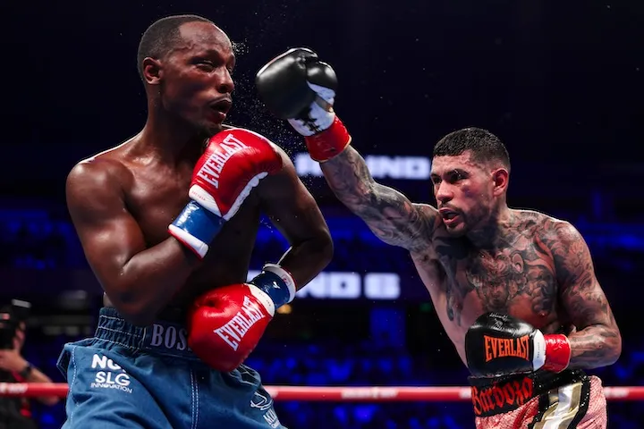 Arnold Barboza outboxes Kenneth Sims, makes statement at 147