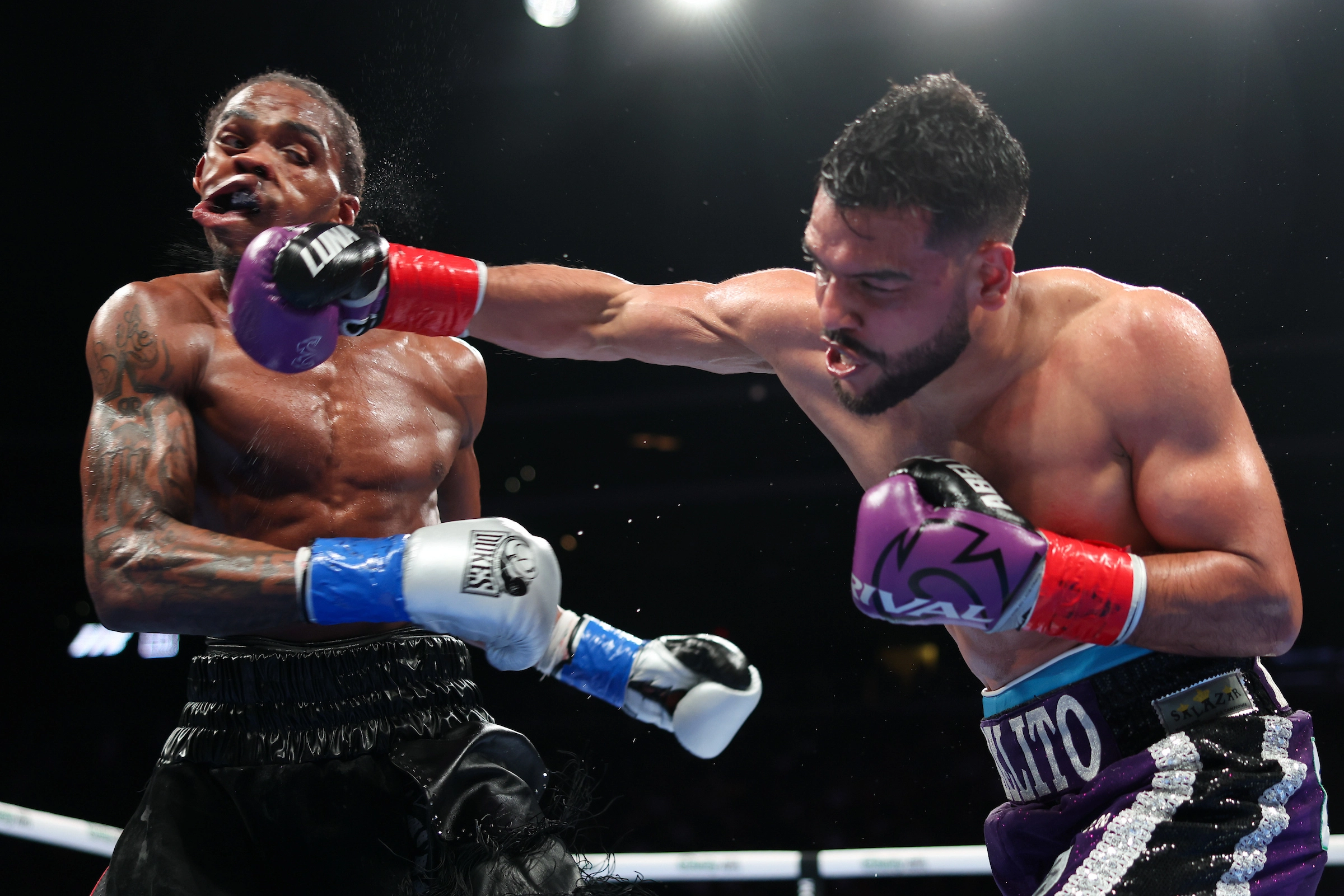 Abel Ramos rallies to stun Tahmir Smalls by split decision