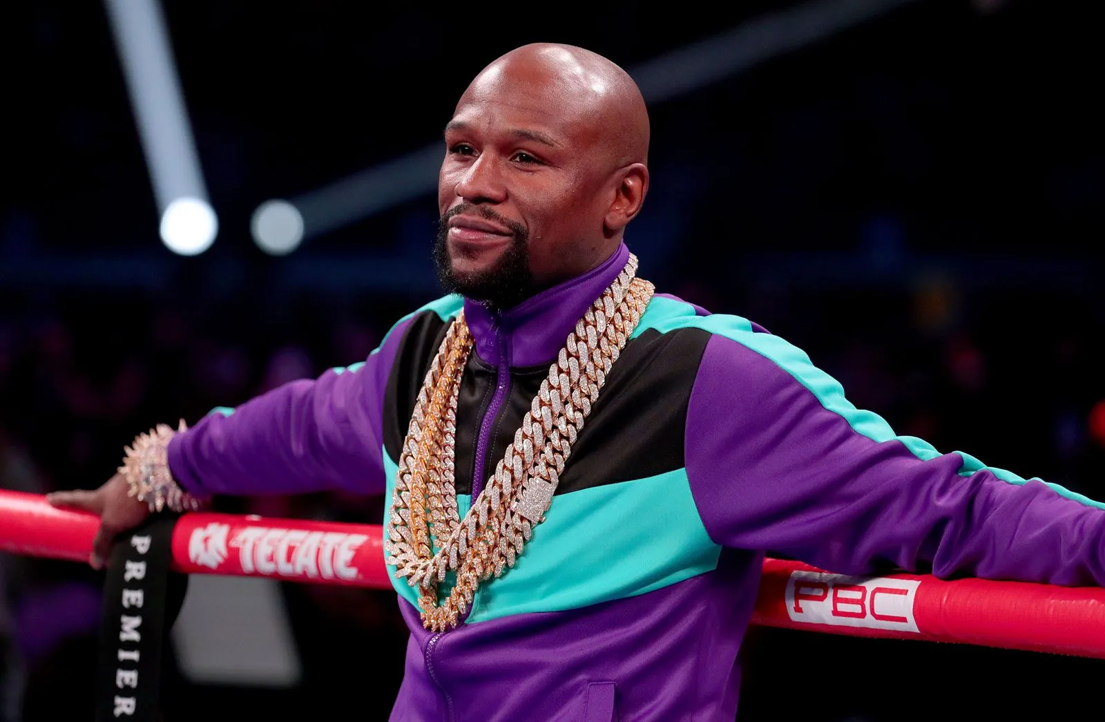 Mayweather to face Greek kickboxer before Pacquiao rematch