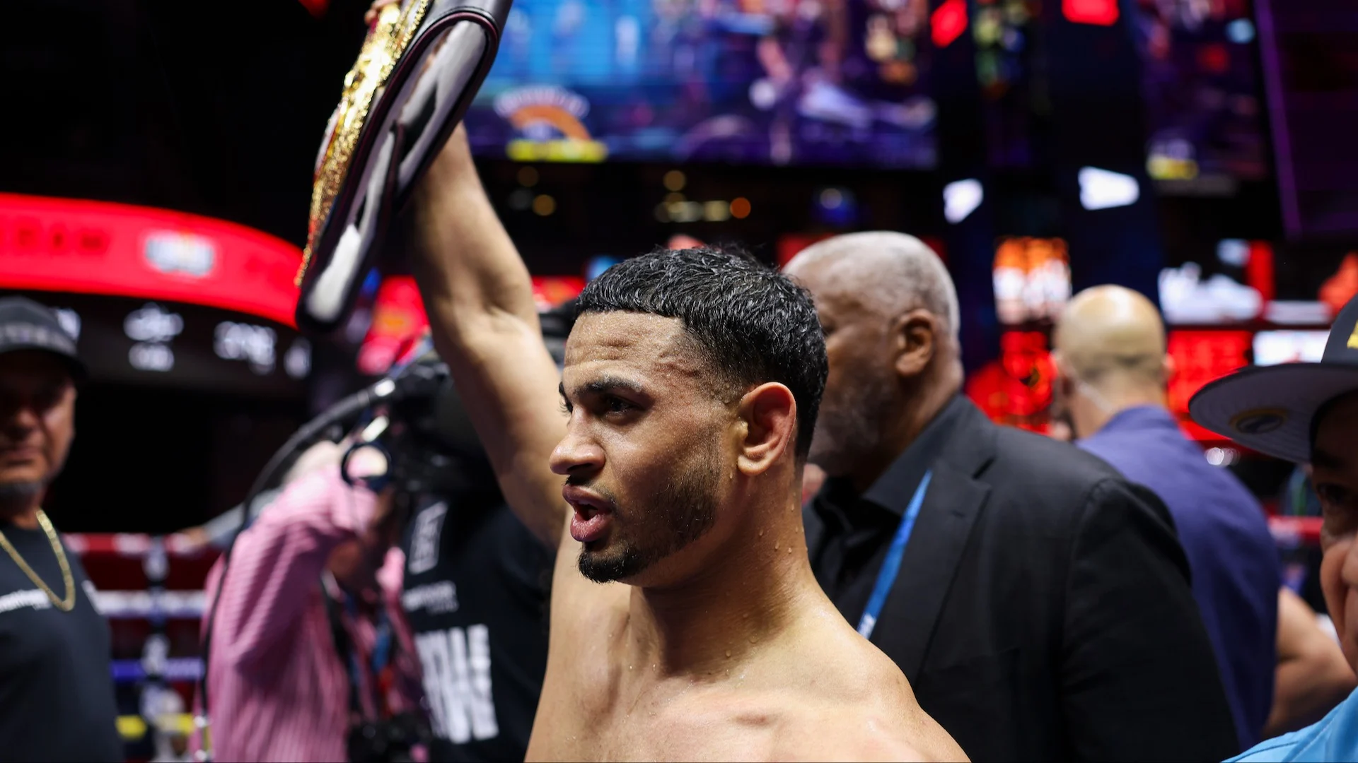 Rolando Romero a 'legitimate threat’ for Devin Haney, says Barboza