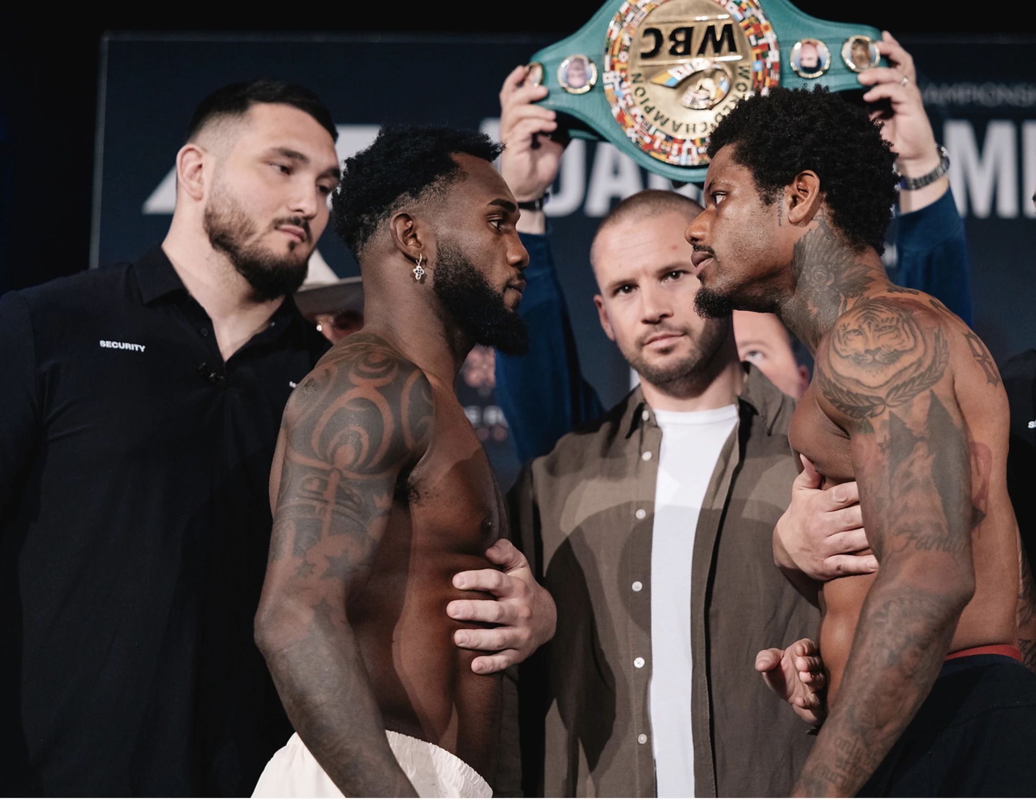 Adames shows up this time, makes weight for title defense vs. Williams