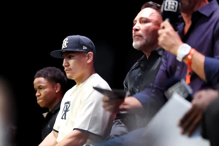 Documents reveal how Vergil Ortiz Jnr, Oscar De La Hoya strayed