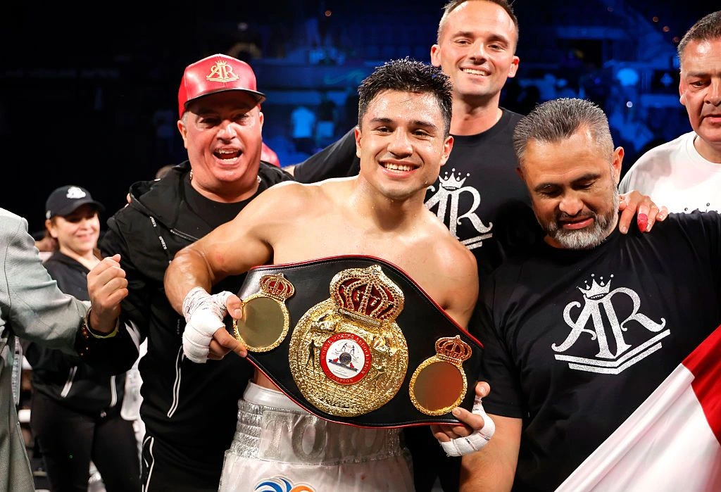 Munguia Replacing Charlo, To Challenge Resendiz On May 2