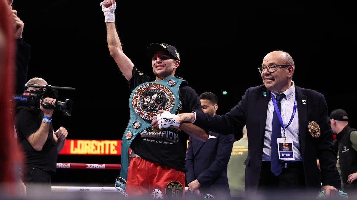 Lorente ready for world title shot vs. Carrington after Collins win