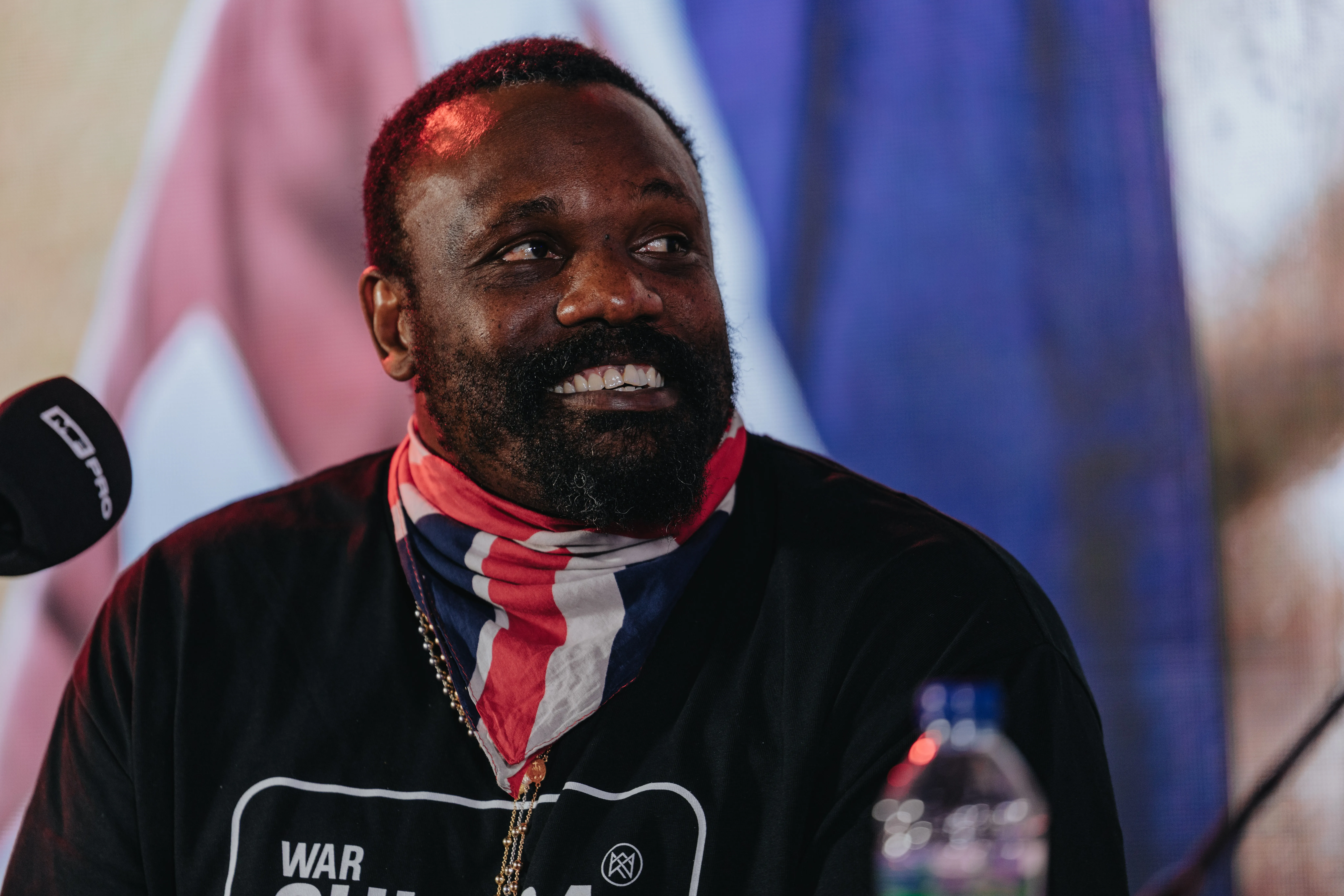 Derek Chisora weighs in 40 pounds heavier than foe Deontay Wilder