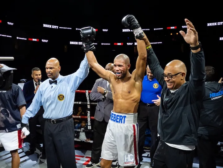 Hebert Conceicao gets off the deck to slip by Johan Gonzalez